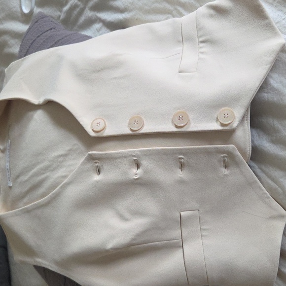 Susana Monaco Cream Sleeveless Button Down Vest - Picture 3 of 8